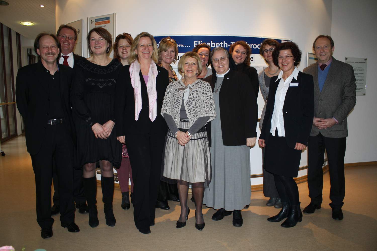 Niederländische Abgeordnete informieren sich im Elisabeth-Tombrock-Haus über Altenhilfe in Deutschland.